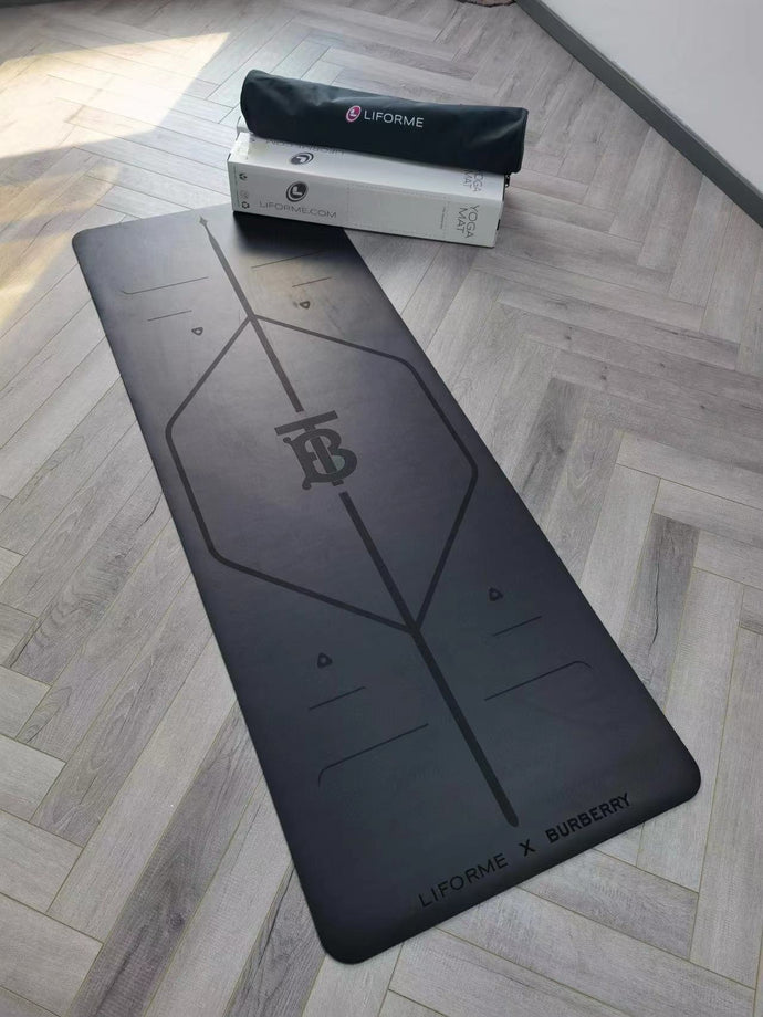 BURBERRY YOGA MAT