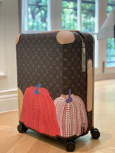 Load image into Gallery viewer, CUSTOM YAYOI PUMPKIN CABIN 37L HORIZON 55 SUITCASE
