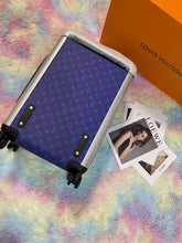 Load image into Gallery viewer, CUSTOM BLUE TAIGARAMA CABIN 37L HORIZON 55 SUITCASE
