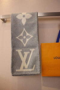 LV CASHMERE MONOGRAM SWEET DREAMS SCARF GREY