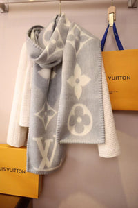 LV CASHMERE MONOGRAM SWEET DREAMS SCARF GREY