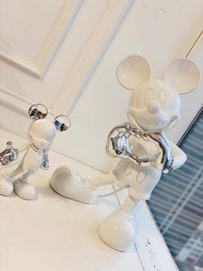 MICKEY MOUSE WITH LOVE FIGURE