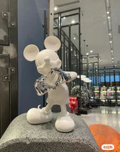 Load image into Gallery viewer, MICKEY MOUSE WITH LOVE FIGURE
