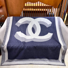 Load image into Gallery viewer, COCO WOOL THROW BLANKET 2.0
