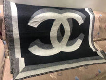 Load image into Gallery viewer, COCO WOOL THROW BLANKET 2.0
